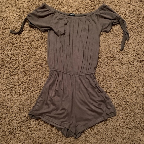 Off the shoulder romper - Picture 1 of 2